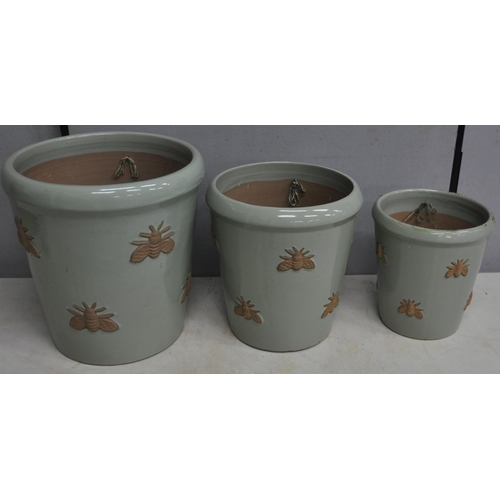 241 - SET OF 3 BEE DESIGN GRADUATED PLANTERS