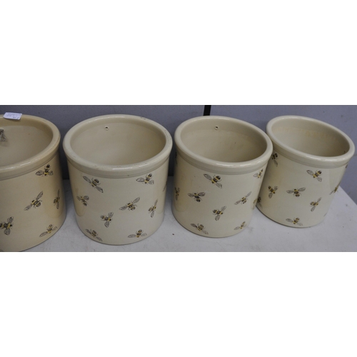 274 - 6 BEE DESIGN PLANTERS 5 x 9