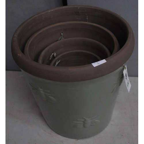 276 - SET OF 4 BEE DESIGN GRADUATED PLANTERS