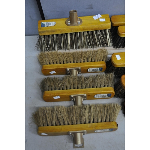 307 - 9 VARIOUS BRUSH HEADS AND 7 WOODEN HANDLES