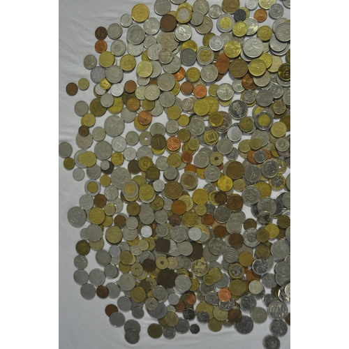 334 - BOX OF VARIOUS COINS