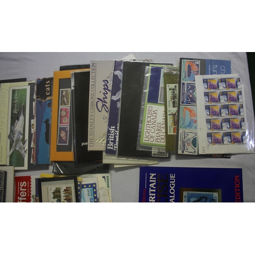 345 - BOOKS ON STAMPS, BRITISH POST OFFICE FIRST MINIATURE SHEET, VARIOUS STAMP SETS, ETC