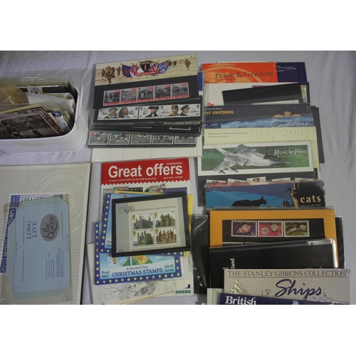 345 - BOOKS ON STAMPS, BRITISH POST OFFICE FIRST MINIATURE SHEET, VARIOUS STAMP SETS, ETC