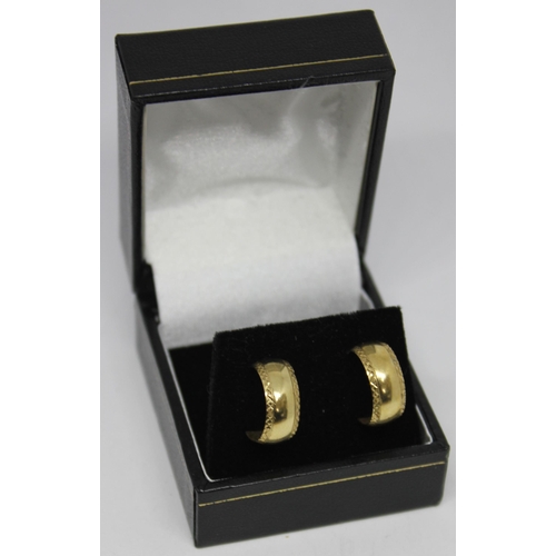 353 - 2 PAIR EARRINGS - 1 HALLMARKED 9ct, THE OTHER NO HALLMARK BUT GOLD TESTED AS 9ct (1.9g)