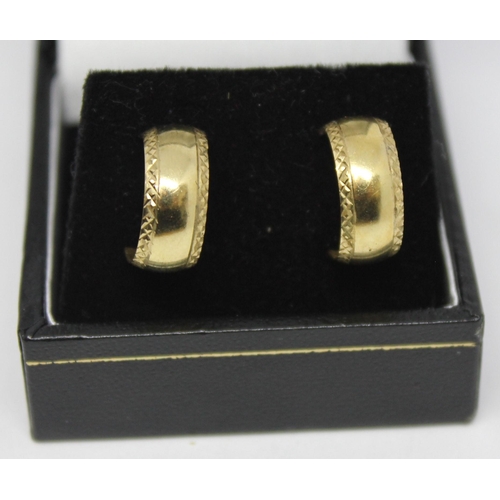 353 - 2 PAIR EARRINGS - 1 HALLMARKED 9ct, THE OTHER NO HALLMARK BUT GOLD TESTED AS 9ct (1.9g)