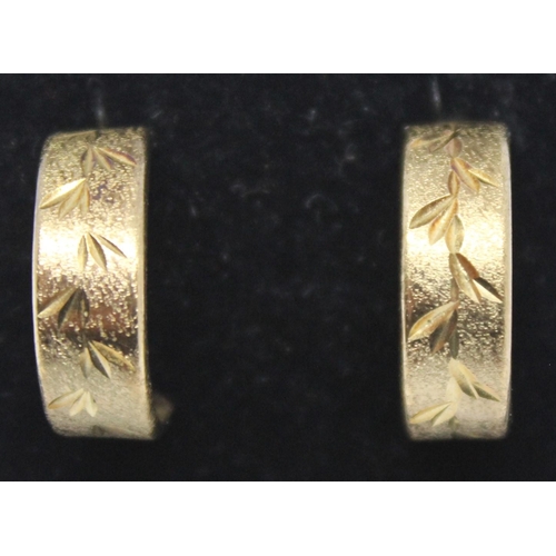 353 - 2 PAIR EARRINGS - 1 HALLMARKED 9ct, THE OTHER NO HALLMARK BUT GOLD TESTED AS 9ct (1.9g)