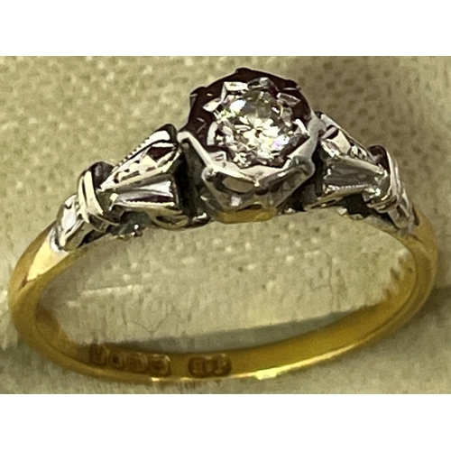 359 - 18CT GOLD SOLITAIRE DIAMOND RING - SIZE L (2.2g)