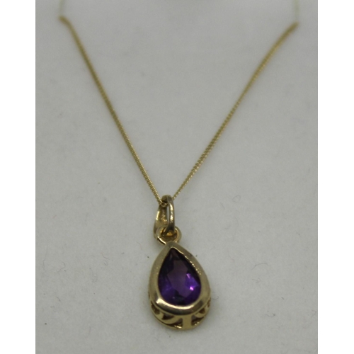 367 - 9ct GOLD CHAIN WITH AMETHYST PENDANT (1.1g)