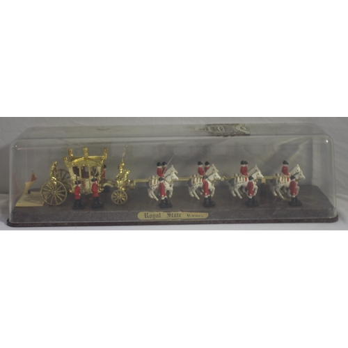 381 - MODEL OF THE ROYAL STATE CARRIAGE FOR THE QUEEN'S SILVER JUBLIEE 1977 MADE BY THE CRESCENT TOY COMPA... 