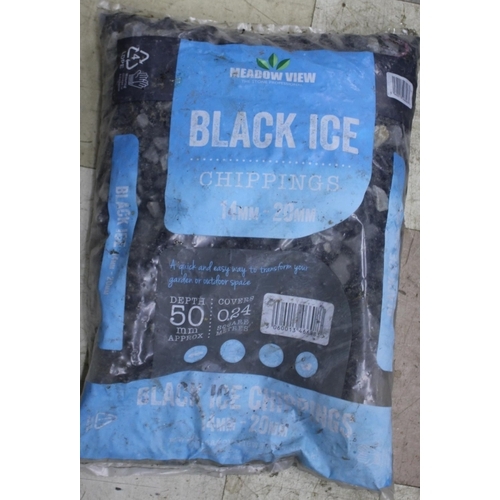 323 - 12 PACKS OF MEADOW VIEW BLACK ICE CHIPPINGS 14mm-20mm