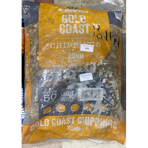 326 - PALLET (63 PACKS) OF MEADOW VIEW GOLD COAST CHIPPINGS 20mm