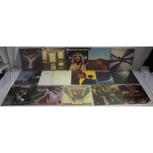 27 - 30 VINYL RECORDS INCLUDING ROD STEWART AND SUPERTRAMP