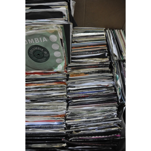 182 - BOX VINYL SINGLES