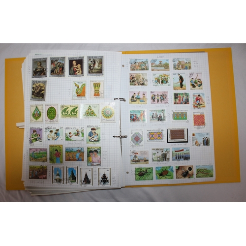 304 - 6 FOLDERS OF FOREIGN STAMPS