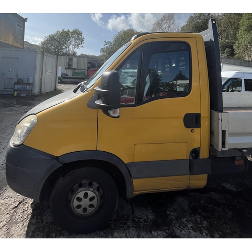 102 - IVECO DAILY 35S12 MWB FLATBED - REGISTRATION NUMBER HX59 BBV2287cc, YELLOW DIESEL, FLATBED (V5 SAYS ... 