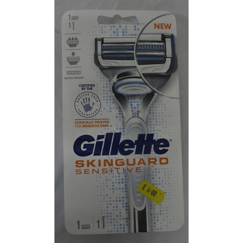 91 - 3 GILLETTE SKINGUARD SENSITIVE RAZORS