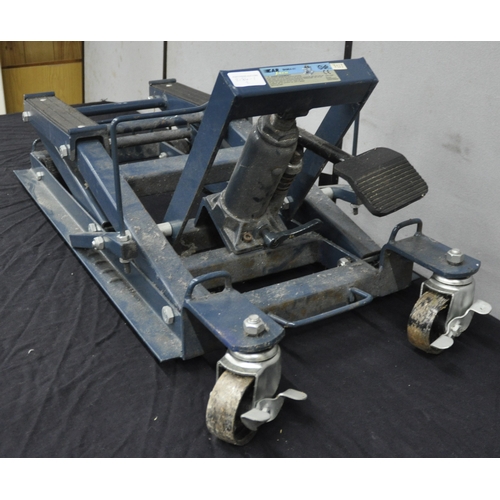 199 - 400KG MOTORCYCLE JACK MODEL BHM04-01