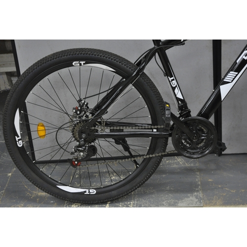 215 - G T DAKAR 21 SPEED MOUNTAIN BIKE WITH DISK BRAKE 18