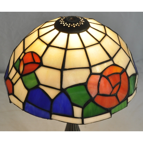 253 - TIFFANY STYLE TABLE LAMP