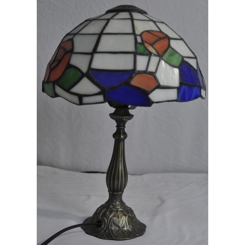 253 - TIFFANY STYLE TABLE LAMP