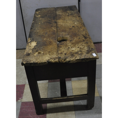 272 - OAK KITCHEN TABLE WITH SINGLE DRAWER - DAMAGED (56x60x74cm)