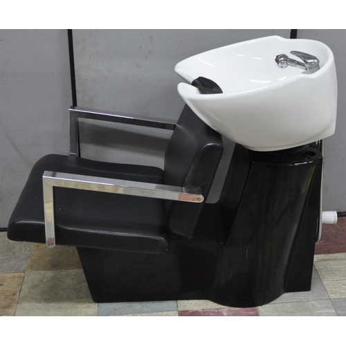 311 - BACKWASH BASIN WITH BLACK LEATHER EFFECT CHAIR