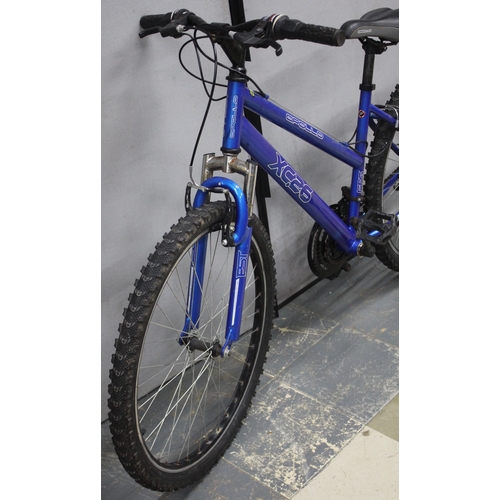 218 - 2 MOUNTAIN BIKES - APOLLO XC.26 AND RALEIGH MANTA RAY 21 SPEED