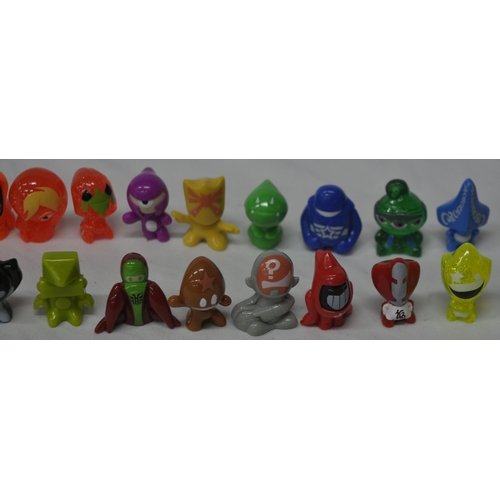 353 - 19 DISNEY GOGO MINI FIGURES AND QUANTITY OF STICKERS