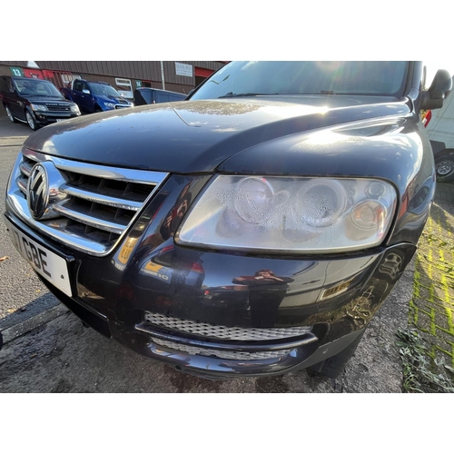 100 - VW TOUAREG - REGISTRATION NUMBER J7 GBE   2999cc, BLACK, AUTO, DIESEL, 4 DOOR, ESTATE, FIRST REGISTE... 