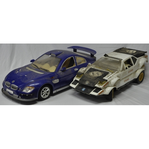 30 - MODEL CAR, MODEL CHASSIS AND BLUE MODEL CAR - NONE TESTED