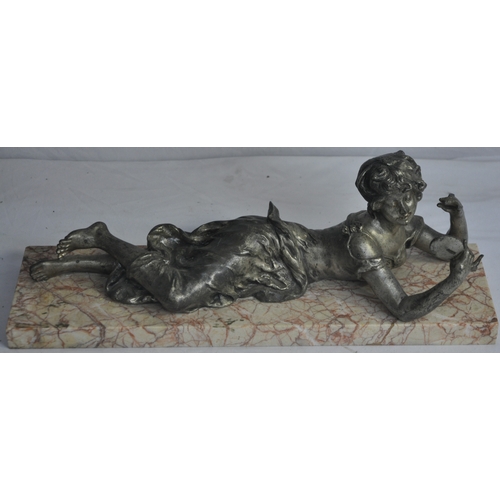 99 - SPELTER FIGURE OF WOMAN LYING DOWN LOOKING IN A MIRROR (1 FINGER MISSING) AND FIGURE OF A WOMAN CROU... 