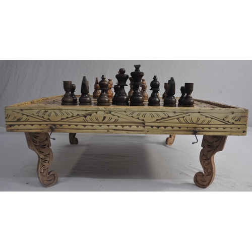 106 - 2 CHESSBOARDS COMPLETE WITH PIECES AND 2 VINTAGE DUNLOP TENNIS RACQUETS