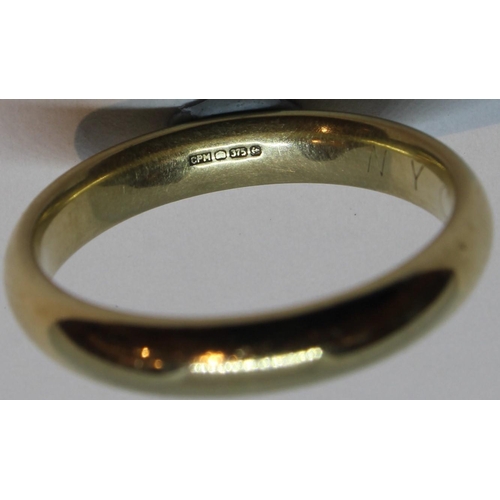 235 - 9ct GOLD WEDDING BAND SIZE U 5.6g (C9)