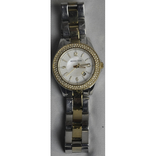 255 - MICHAEL KORS WATCH ON TWO TONE BRACELET STRAP (111407) (C24)