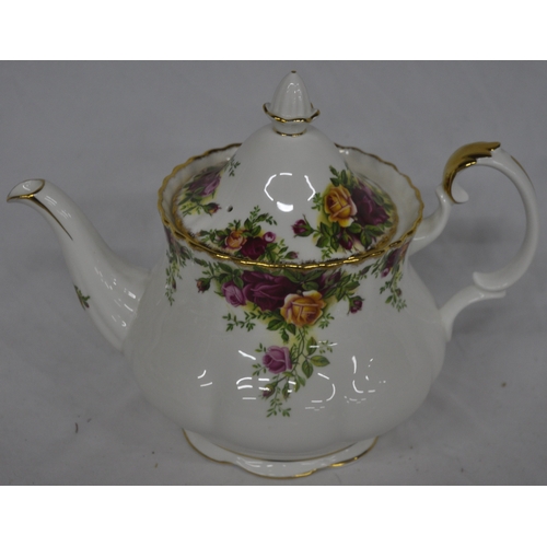 287 - ROYAL ALBERT 'OLD COUNTRY ROSES' PART TEA SET