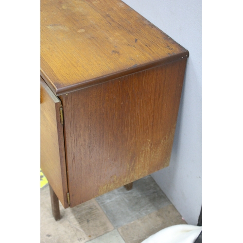 296 - MID CENTURY TEAK SIDEBOARD - SOME DAMAGE TO TOP AND ONE DOOR