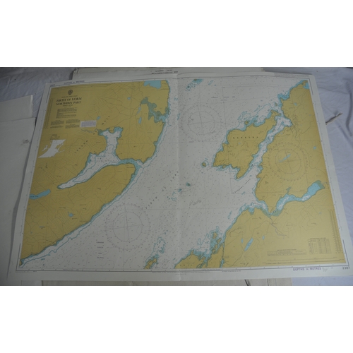 301 - COLLECTION OF MAPS OF SOUTHERN ENGLAND PRINTED IN 1970s, 80s AND 90s