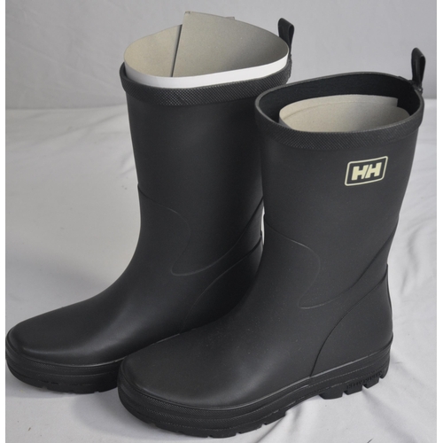 319 - 2 PAIR HELLY HANSEN W MIDSUND2 BLACK SHINY WELLINGTON BOOTS (SIZE UK3/35/36) - NEW & BOXED (A28)