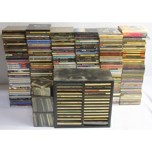 387 - QUANTITY OF COMPACT DISCS