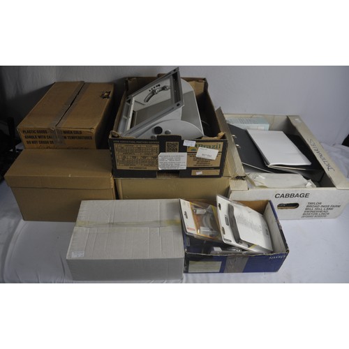 391 - VARIOUS OFFICE STATIONERY, COMPUTER EQUIPMENT, ETC