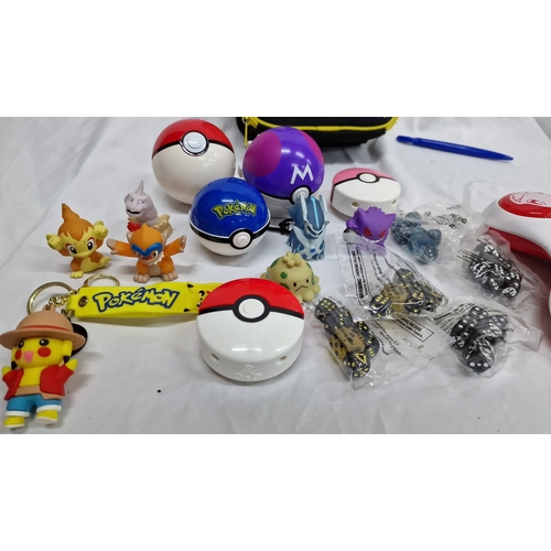 45 - QUANTITY OF POKEMON CARDS, GAMES, CASES AND OFFICAL SNAPBACK