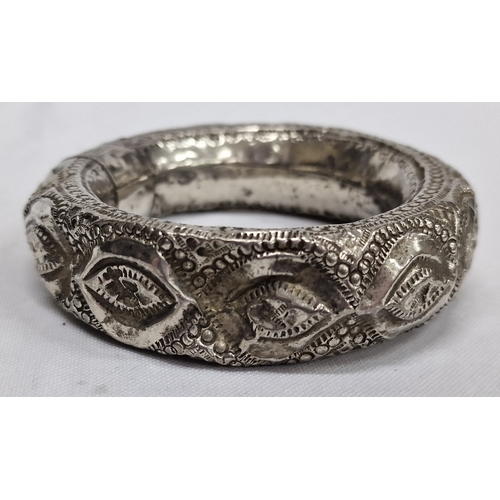 240 - SILVER COLOURED ANKLE BRACELET RATTLER FROM YEMEN (BELIEVED TO BE SILVER BUT NO HALLMARK AS NOT BRIT... 