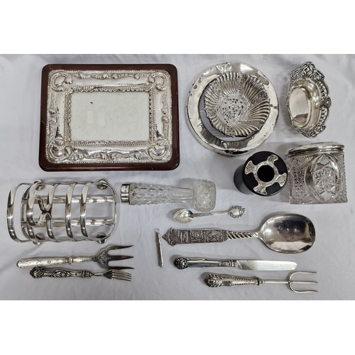 207 - MISCELLANEOUS SILVER AND SILVER PLATE.SILVER; LOOSE BOWL RIM, LOOSE BOTTLE TOP, CUT GLASS BOTTLE (NO... 