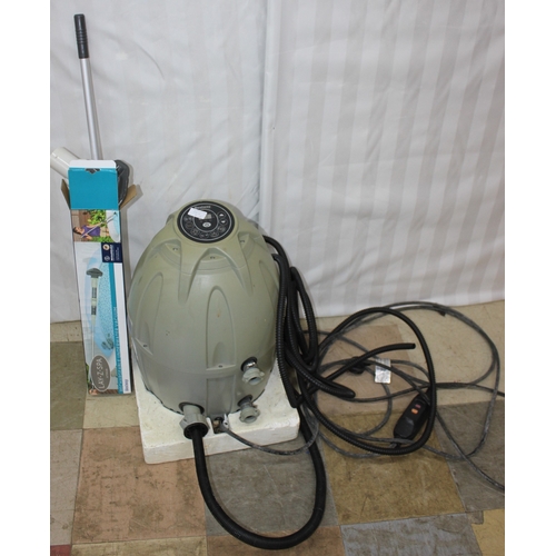 90 - BESTWAY HOT TUB PUMP/HEATER AND LAZY SPA RECHARGABLE UNDERWATER VACUUM