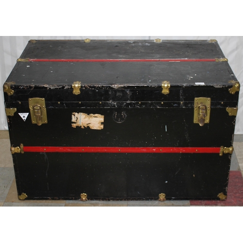 105 - PLYWOOD AND METAL TRUNK