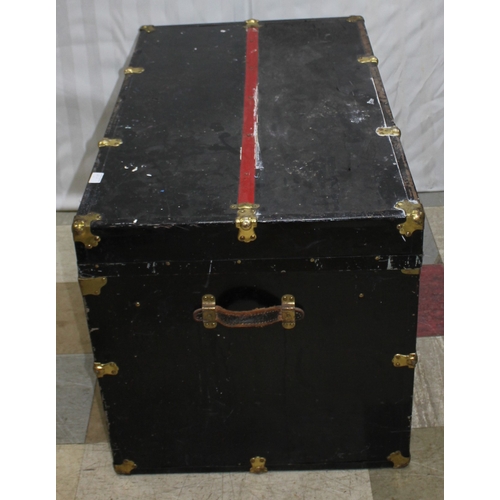 105 - PLYWOOD AND METAL TRUNK