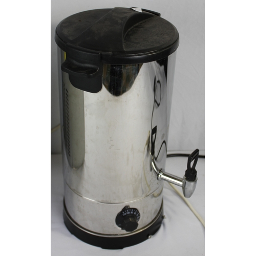 134 - 1500W WATER URN AND ALASKA COUNTER TOP ICE MACHINE (DAMAGE TO PLASTIC CASING)