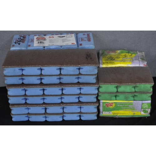 135 - 10 PACKS OF SCOURER PADS, 12 x 500ml CREAM CLEANSER