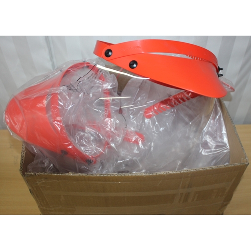 57 - FULL FACE VISORS, POLYSYNTHETIC GLOVES, POLYTHENE GLOVES AND FACE MASKS