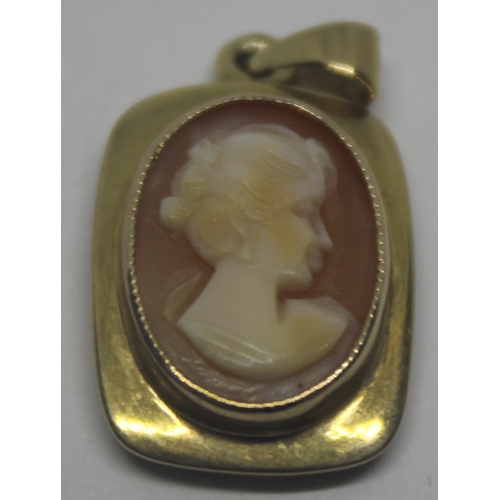 238 - 9ct GOLD CAMEO PENDANT